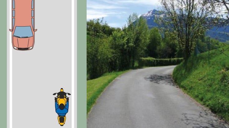 Spurwahl beim Motorradfahren - Auf schmalen Strassen